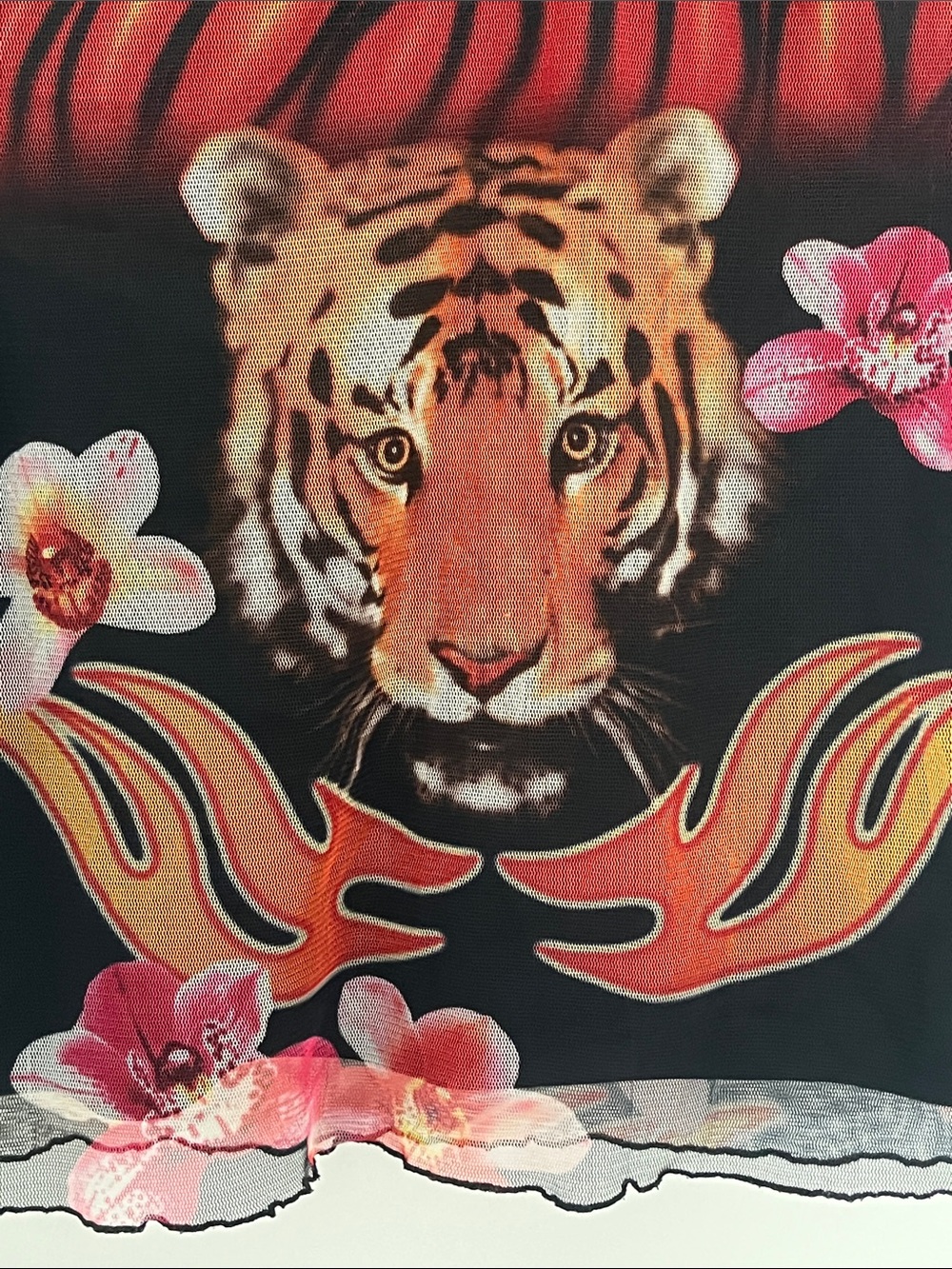 XOXO Black & Red Tiger Graphic V-Neck Tank - Picture 3 of 7